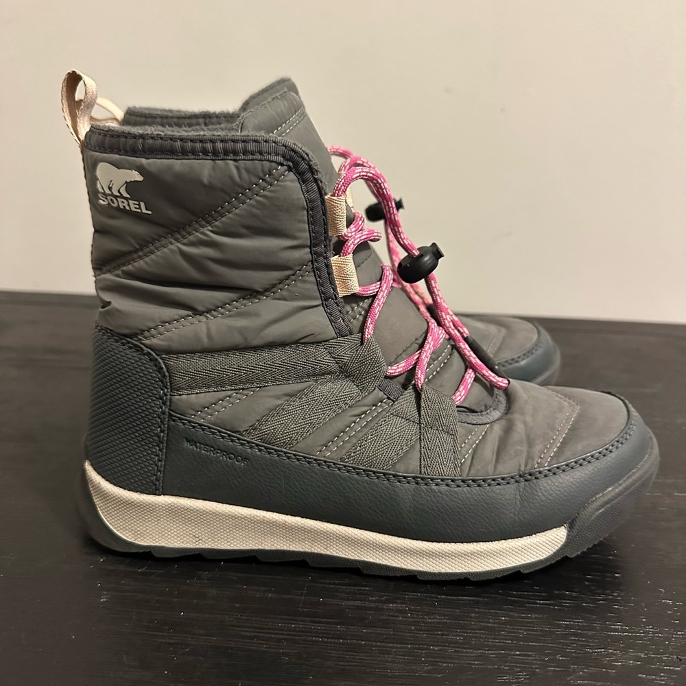 Sorel Girl's Youth Whitney II Short Waterproof Boots Quarry Grey Pink Size 3
